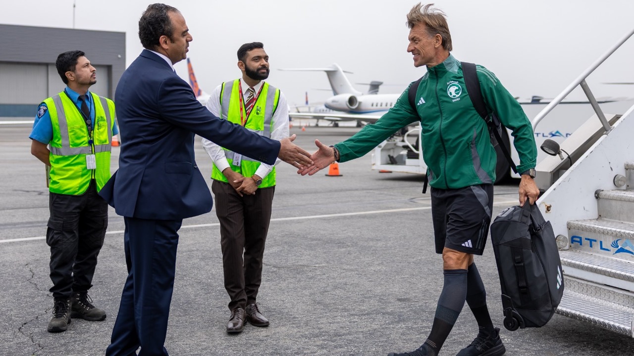 بعثة الأخضر تصل إلى أمريكا وتستعد لخطف الأضواء في الكأس الذهبية فيديو