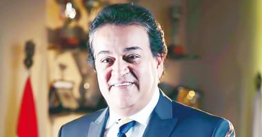 وزير الصحة يكرم السفيرة هيفاء أبو غزالة تقديرًا لجهودها المتميزة خلال ولايتها